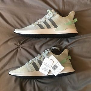 Men’s adidas brand new